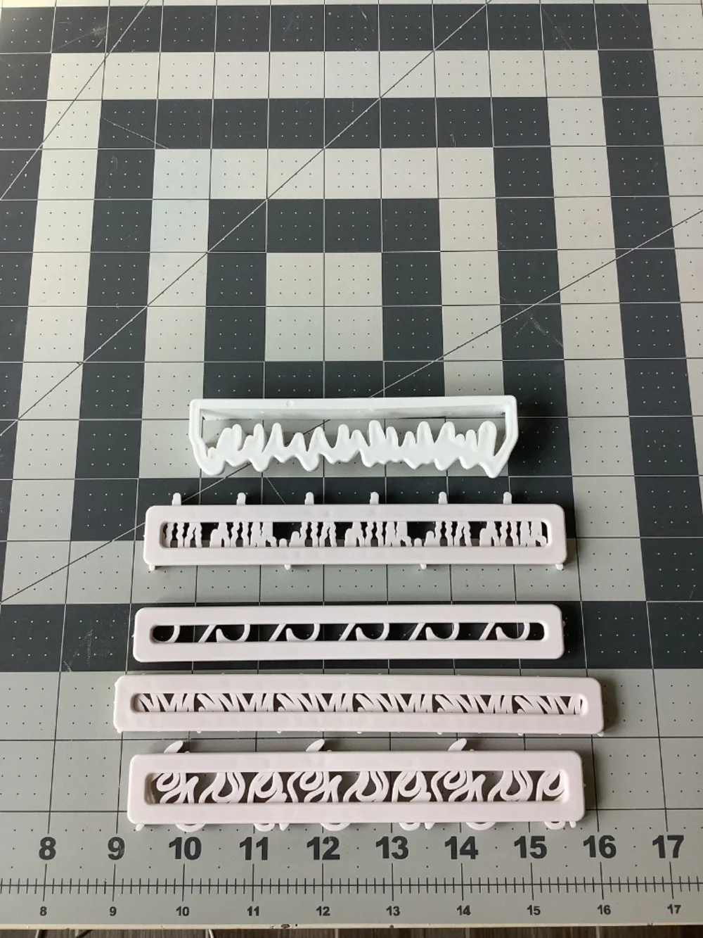 Fondant Border Cutter Set – Cake Decorating Tools – 5 Assorted Pattern Cutters